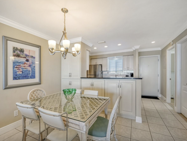 Charming Siesta Key Two Bedroom Vacation Rental